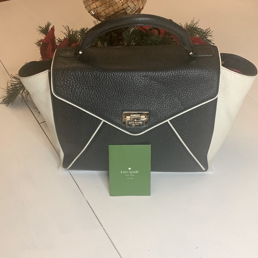 Beautiful White and Black Pebbled Leather Kate Spade Handbag